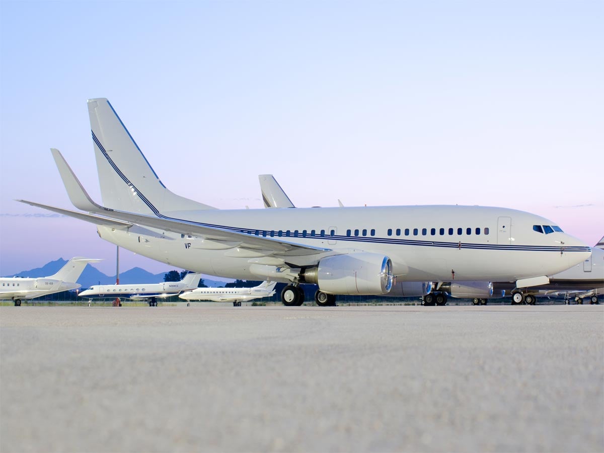 BOEING 737