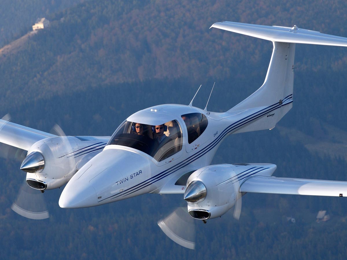 DIAMOND TWIN STAR (DA-42)